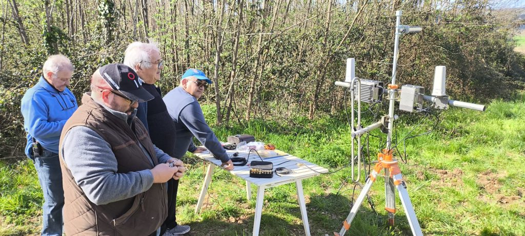Premiers essais du ICOM 905